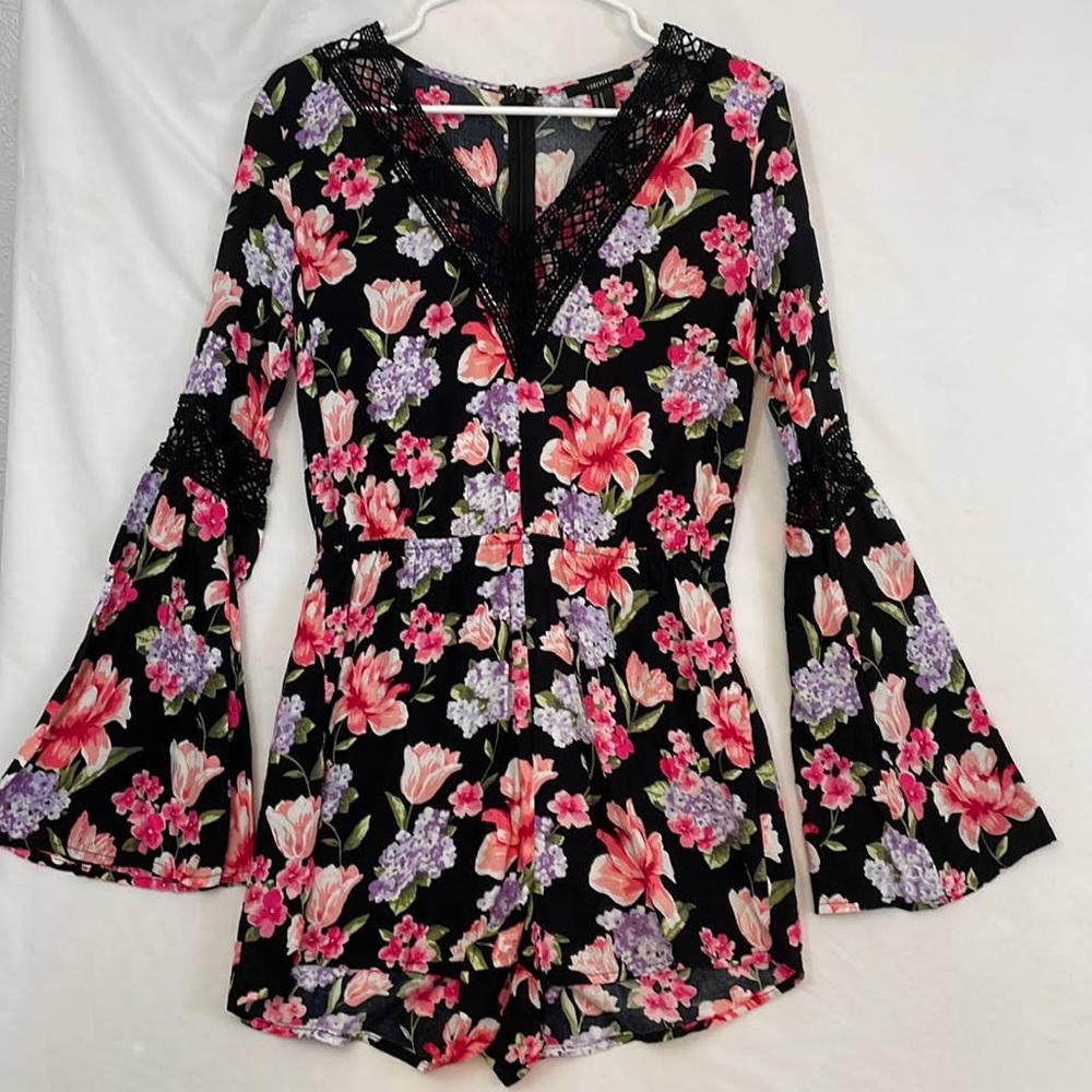 Forever 21 Black Floral Lace-Trim Long Sleeve Romper